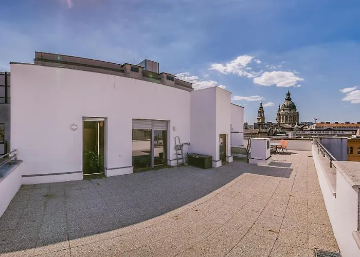 With Private 90 Sqm Rooftop, Free Parking And Air Condition