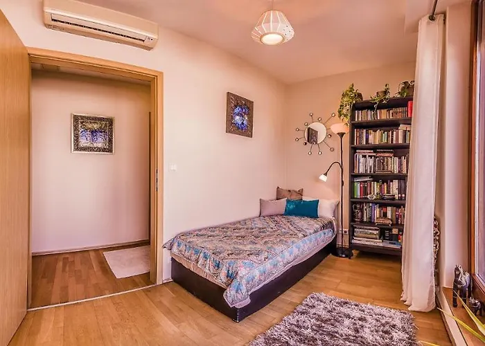 With Private 90 Sqm Rooftop, Free Parking And Air Condition *