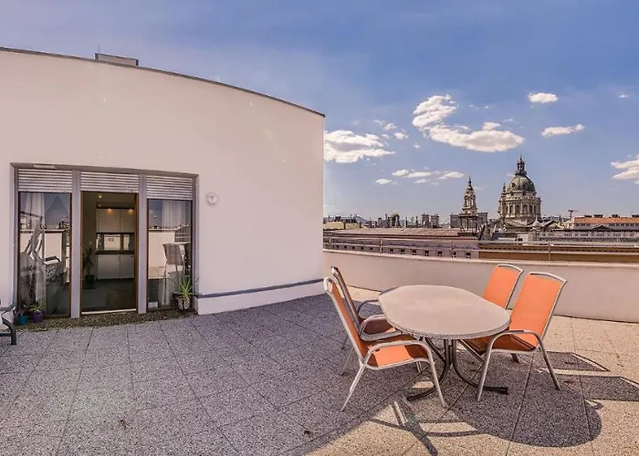 With Private 90 Sqm Rooftop, Free Parking And Air Condition *